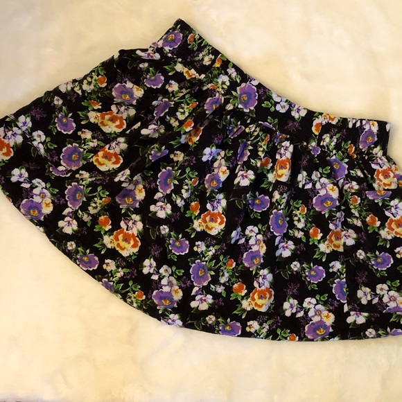📌 4/$24 📌FLOUNCE MINI SKIRT🌸SZ M🌸POCKETS!🌸EUC - Picture 3 of 8